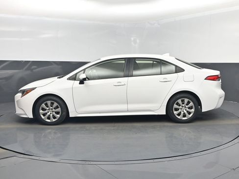 Used 2020 Toyota Corolla LE image 10