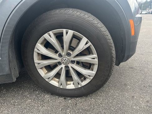 Used 2018 Volkswagen Tiguan S image 4