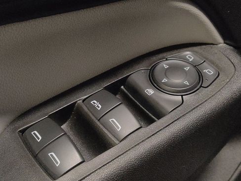 Used 2020 Chevrolet Equinox LS image 27