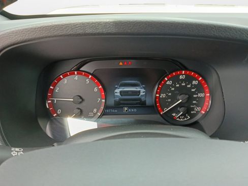 Used 2024 Nissan Frontier Pro-X RWD image 11