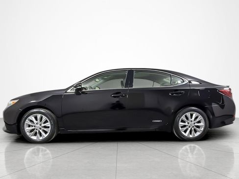 Used 2015 Lexus ES 300h w/ Navigation System Package FWD image 2