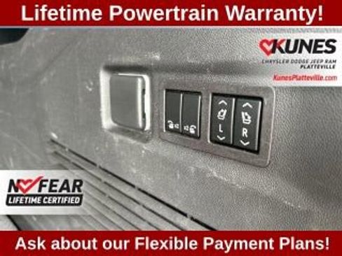 Used 2023 GMC Yukon XL Denali image 60