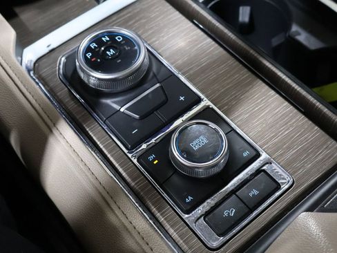 Used 2023 Ford Expedition Limited image 28