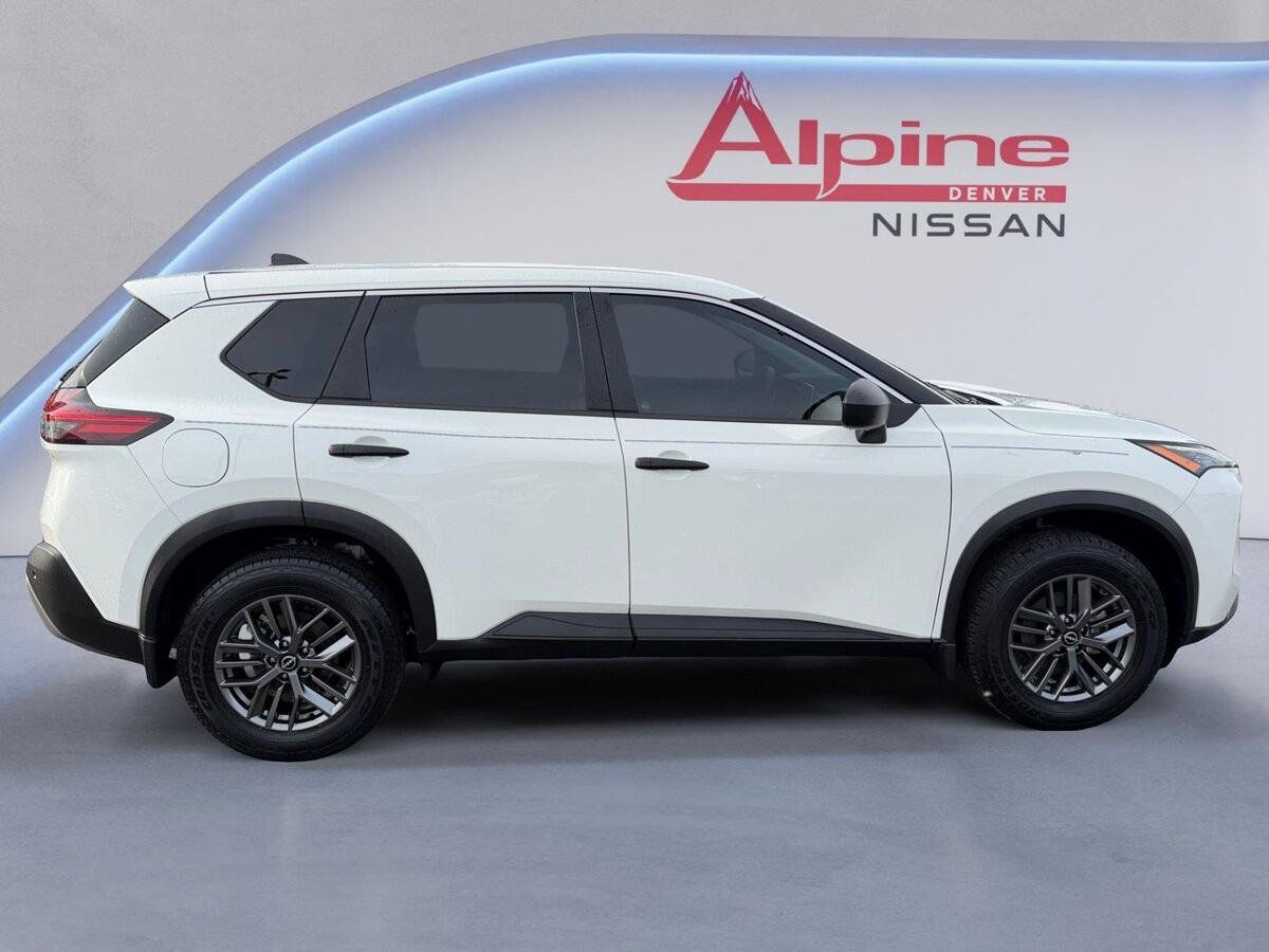 Used 2023 Nissan Rogue S FWD image 6