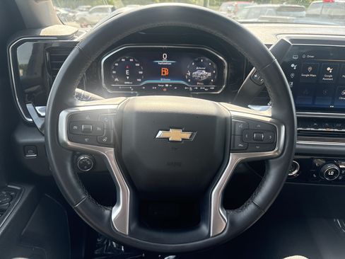 Used 2023 Chevrolet Silverado 1500 LT AWD/4WD image 23