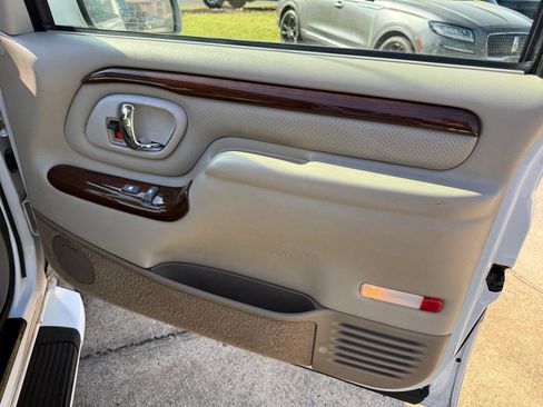 Used 2000 Cadillac Escalade 4WD image 30