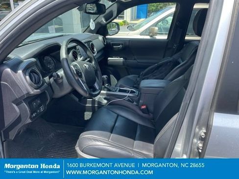 Used 2023 Toyota Tacoma TRD Off-Road w/ TRD Premium Off Road Package AWD/4WD image 5