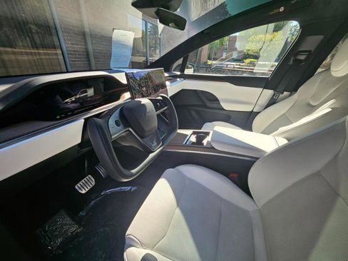Used 2023 Tesla Model X image 33