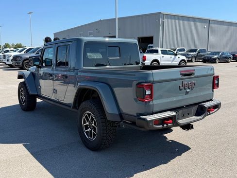 Used 2025 Jeep Gladiator Rubicon AWD/4WD image 14