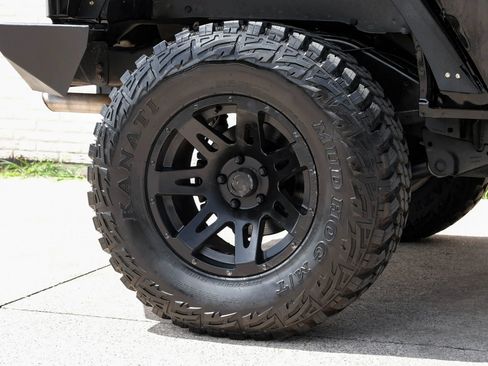 Used 2011 Jeep Wrangler Rubicon w/ PWR Convenience Group AWD/4WD image 36