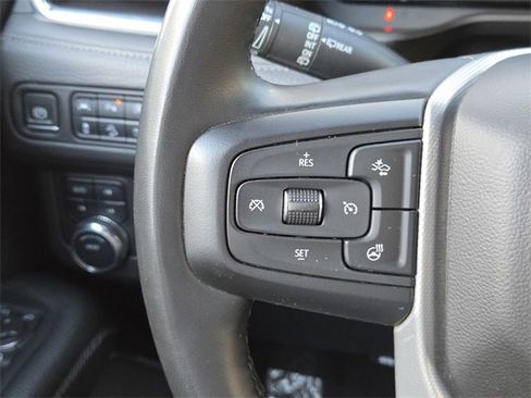 Used 2023 GMC Yukon Denali image 25