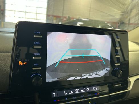 Used 2023 Toyota Sienna LE image 19