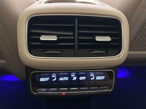 Used 2022 Mercedes-Benz GLS 450 4MATIC image 23