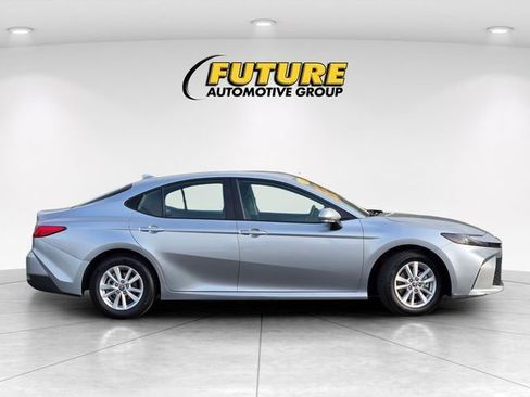 Used 2025 Toyota Camry LE FWD image 4