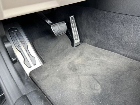Used 2024 BMW M440i Convertible RWD image 17