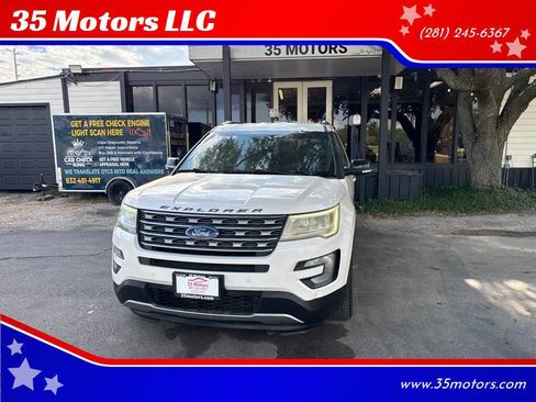 Used 2016 Ford Explorer XLT w/ Equipment Group 202A FWD image 1