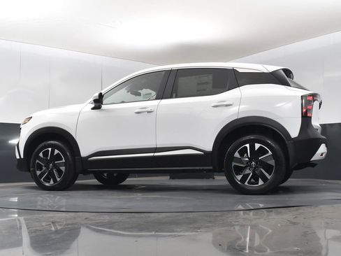 New 2025 Nissan Kicks SV image 39