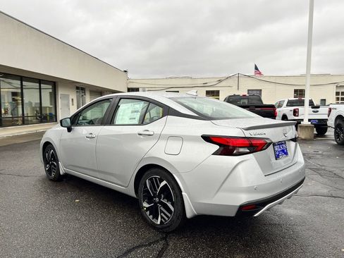 New 2025 Nissan Versa SR w/ Trunk Package image 7