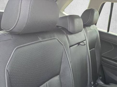 Certified 2022 Volkswagen Tiguan SE FWD image 21