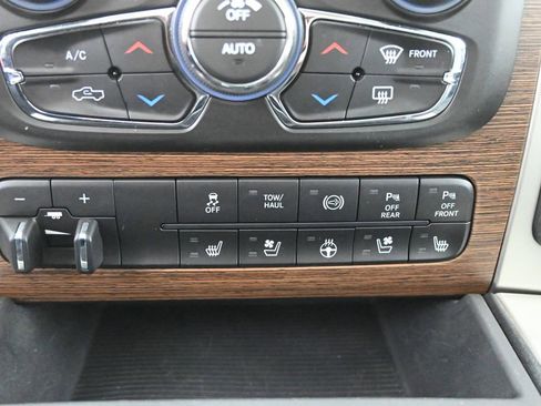 Used 2016 RAM 2500 Laramie image 32