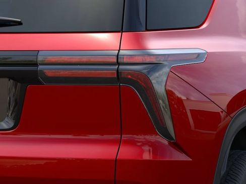 New 2026 Chevrolet Traverse LT w/ Enhanced Driving Package FWD image 11