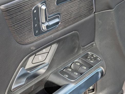 New 2026 Mercedes-Benz GLB 250 4MATIC image 26