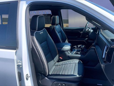 Used 2024 GMC Sierra 1500 AT4X image 32