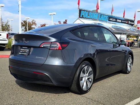 Used 2023 Tesla Model Y Long Range image 4