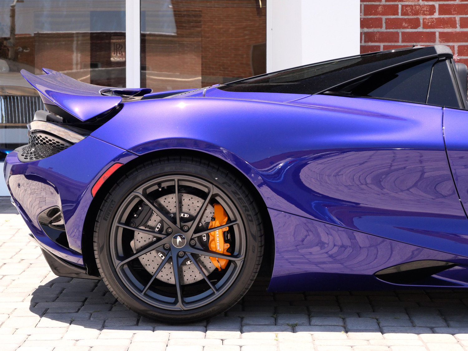 Used 2024 McLaren 750S Spider RWD image 25