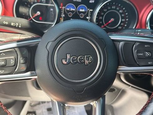 Used 2021 Jeep Gladiator Rubicon AWD/4WD image 18