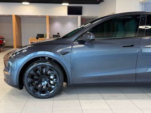 Used 2022 Tesla Model Y Long Range AWD/4WD image 8