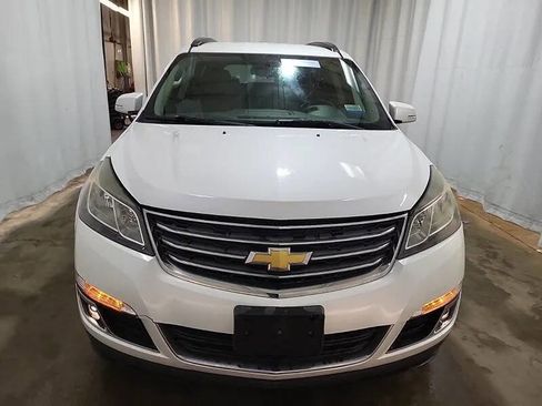 Used 2016 Chevrolet Traverse LT image 2