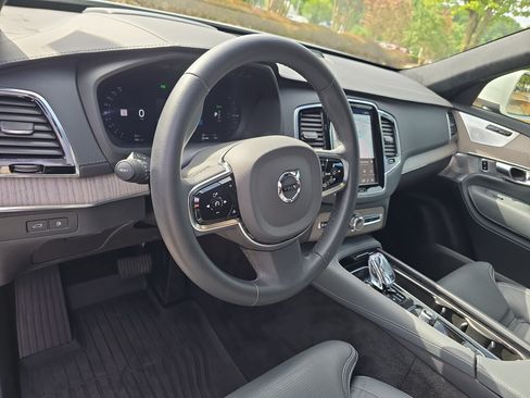 Used 2024 Volvo XC90 T8 Ultimate w/ Lounge Package AWD/4WD image 18