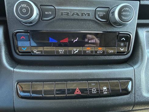 Used 2023 RAM ProMaster 3500 FWD image 36