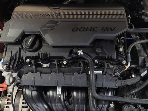 Used 2024 Hyundai Elantra SEL image 30