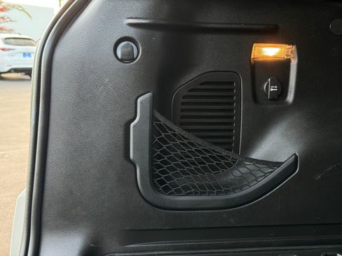 Used 2017 Jeep Renegade Trailhawk image 37