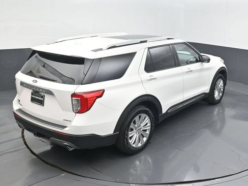 Used 2021 Ford Explorer Limited w/ Equipment Group 301A AWD/4WD image 12