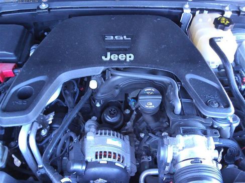 Used 2019 Jeep Wrangler Sport w/ Quick Order Package 23S AWD/4WD image 22