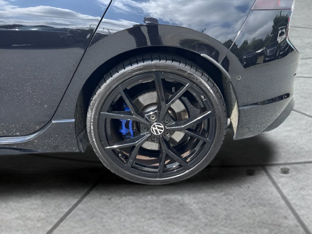 Used 2024 Volkswagen Golf R AWD/4WD image 19