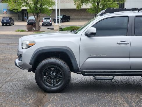 Used 2019 Toyota Tacoma TRD Off-Road AWD/4WD image 2