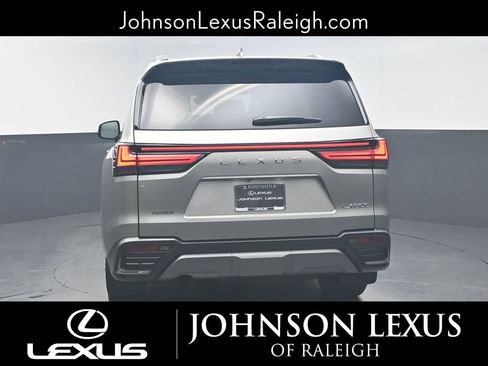 Used 2023 Lexus LX 600 4WD w/ Accessory Package (Z1) image 8