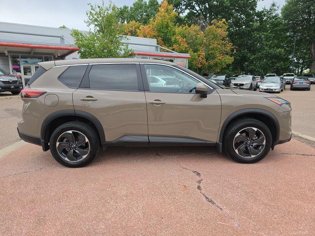 Used 2025 Nissan Rogue SV AWD/4WD image 6