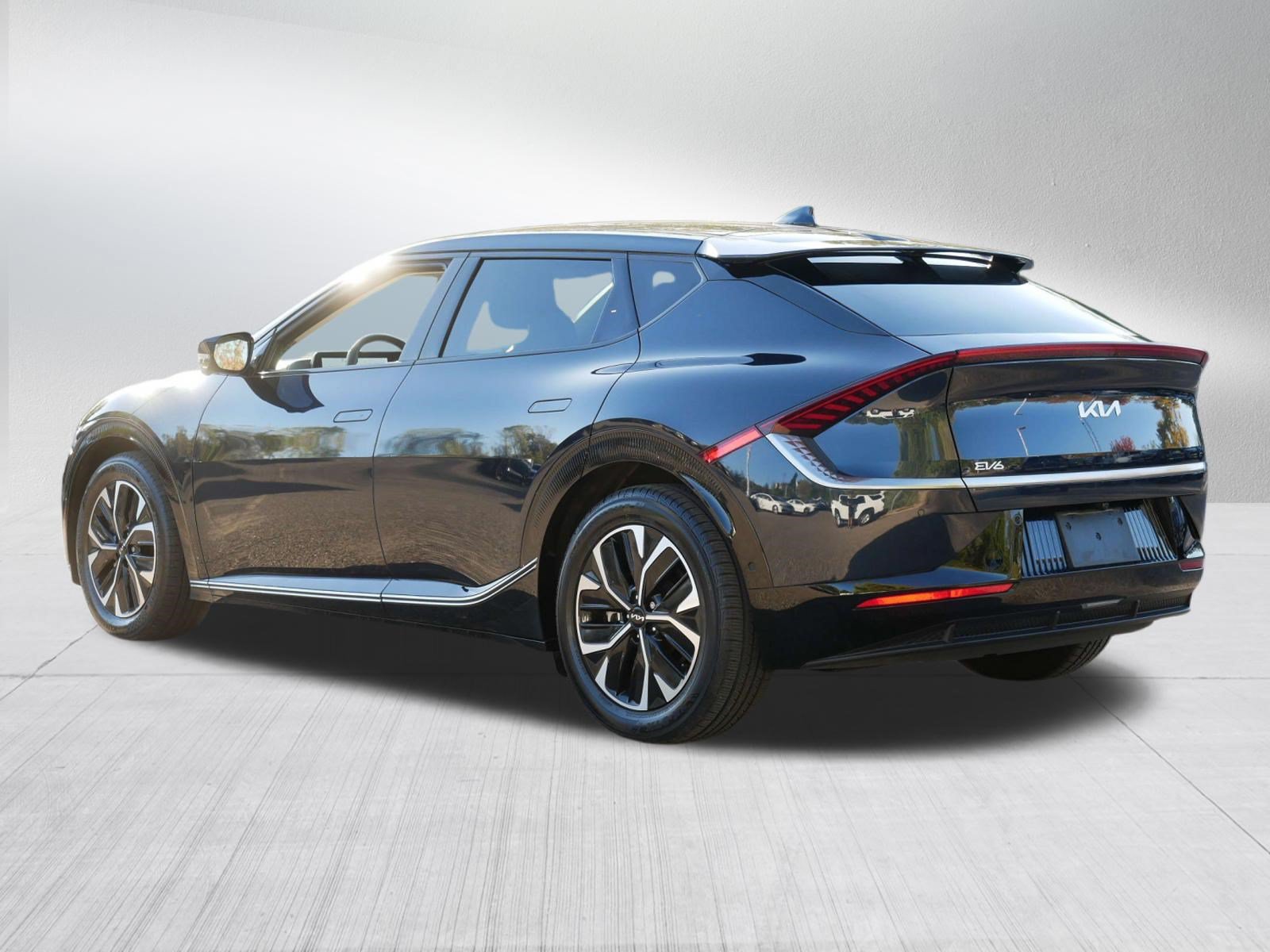 Certified 2023 Kia EV6 Wind w/ Wind Technology Package AWD/4WD image 5