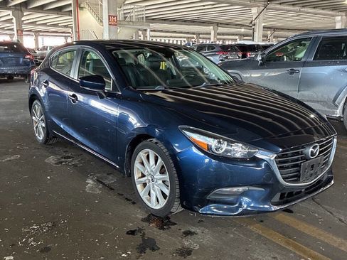 Used 2017 MAZDA MAZDA3 Touring image 5