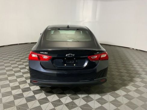 Used 2017 Chevrolet Malibu LT image 8