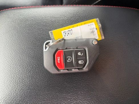 Used 2020 Jeep Gladiator Rubicon AWD/4WD image 29