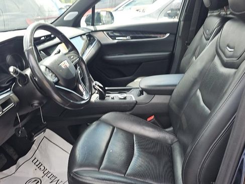 Used 2023 Cadillac XT6 Premium Luxury AWD/4WD image 6