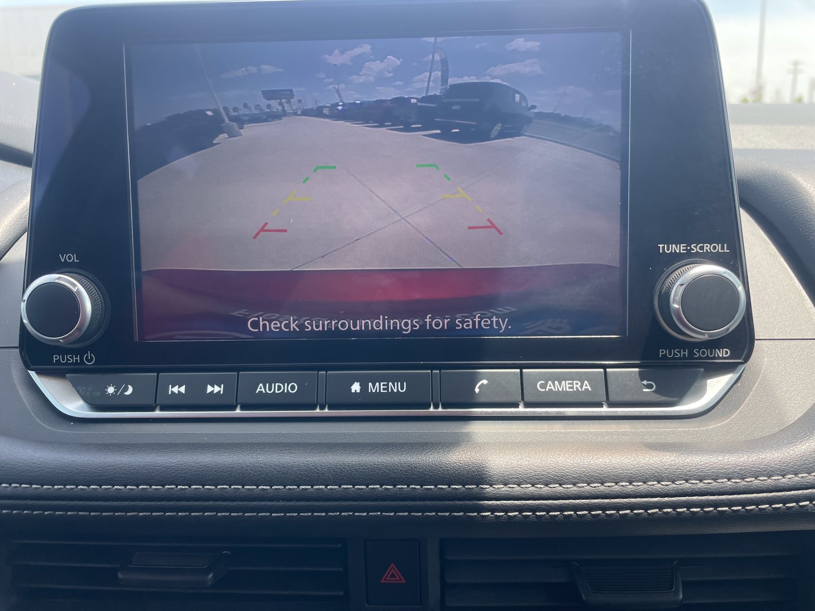 Used 2025 Nissan Rogue S AWD/4WD image 17