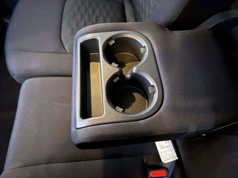 Used 2024 Nissan Pathfinder SV image 12