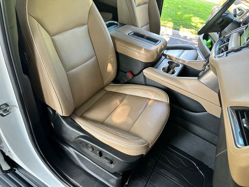 Used 2023 Chevrolet Tahoe Premier w/ Premium Package 2 RWD image 38